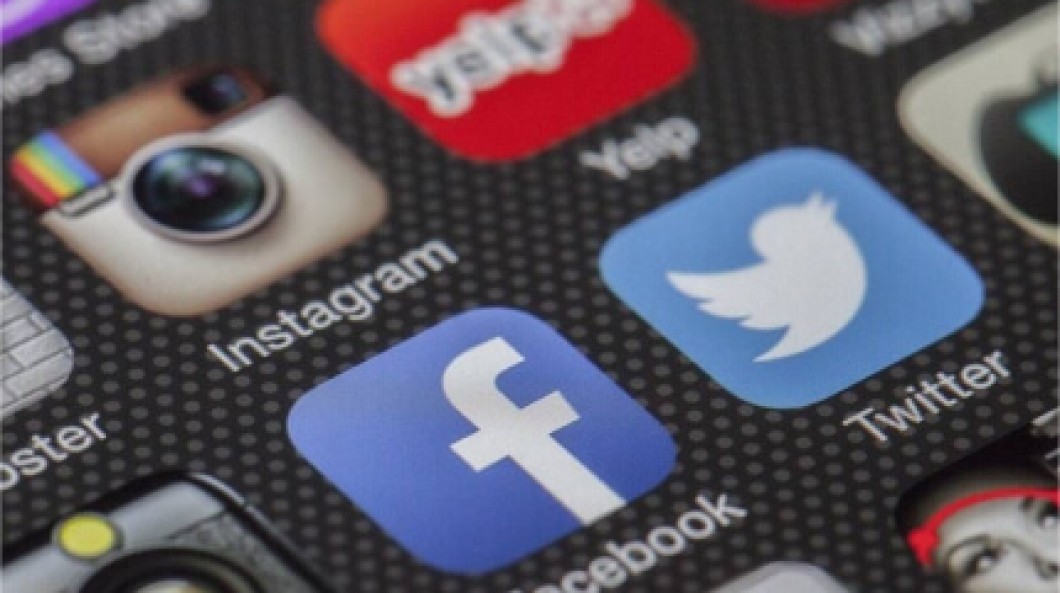 Россияне проводят в социальных сетях в среднем три часа в день