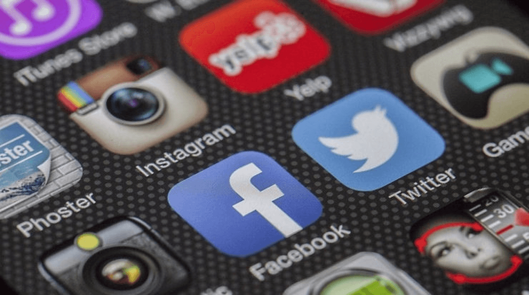 «Лаборатория Касперского»: россияне проводят в социальных сетях в среднем три часа в день