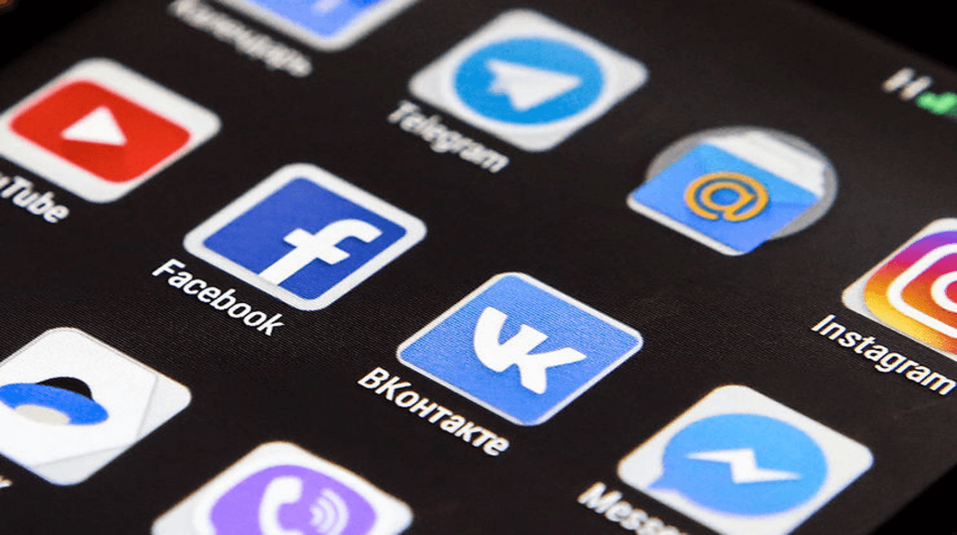 Зачем работодатели следят за сотрудниками в соцсетях