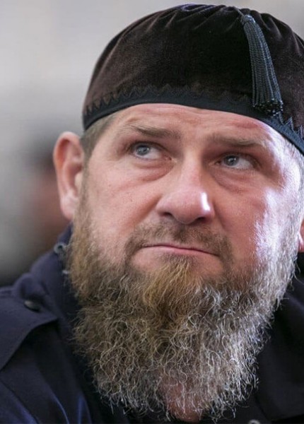 Кадыров поймал мошенников, имитировавших его голос по телефону.